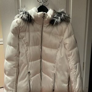 Women's White Puffer Jacket with Faux Fur Trim
